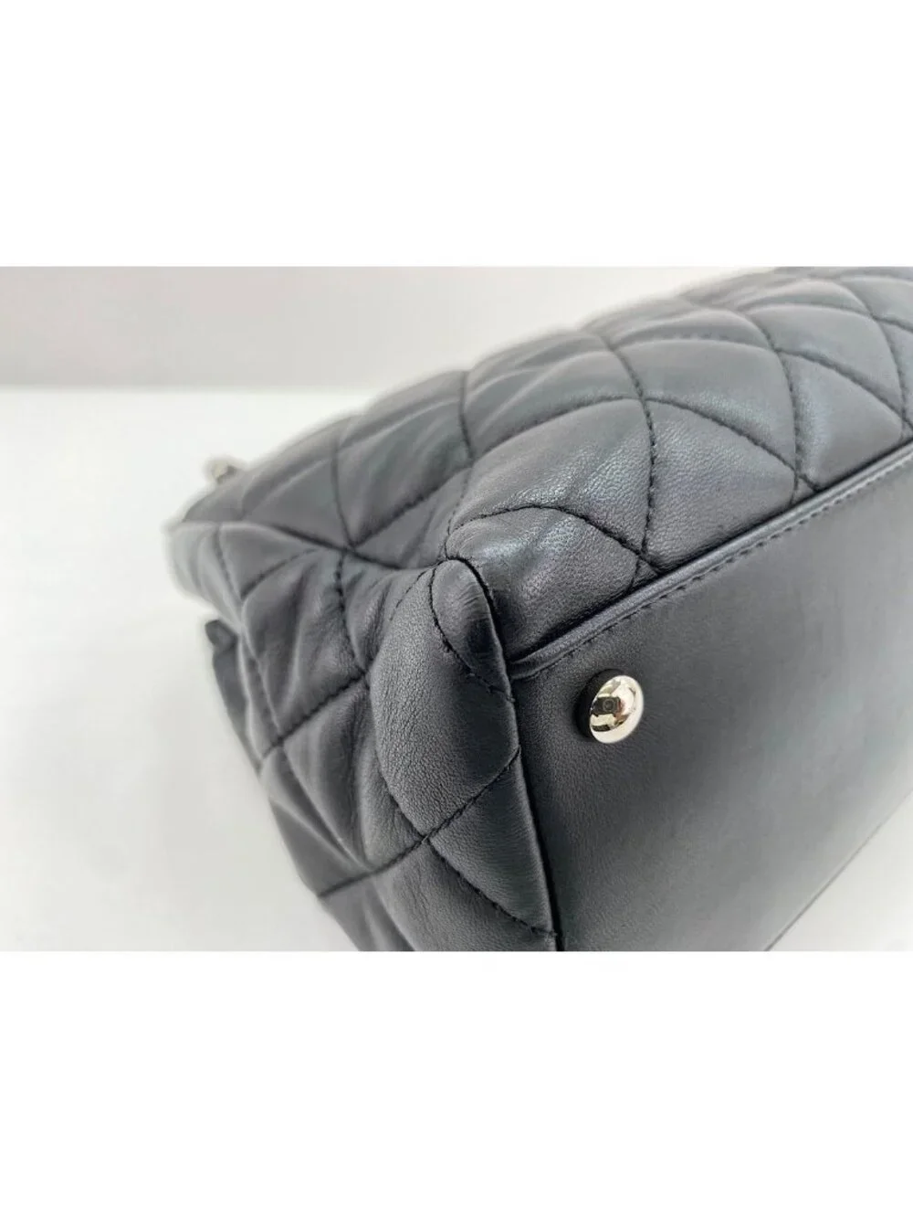 Chanel Shoulder Bag Lambskin Quilted